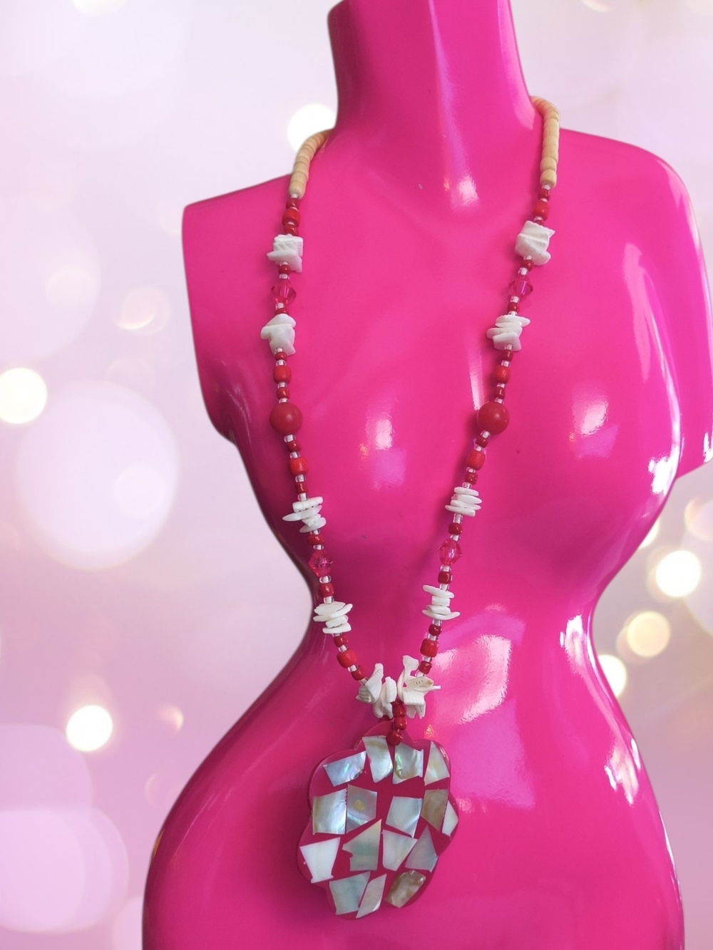 Red and White Shell Pendant Necklace